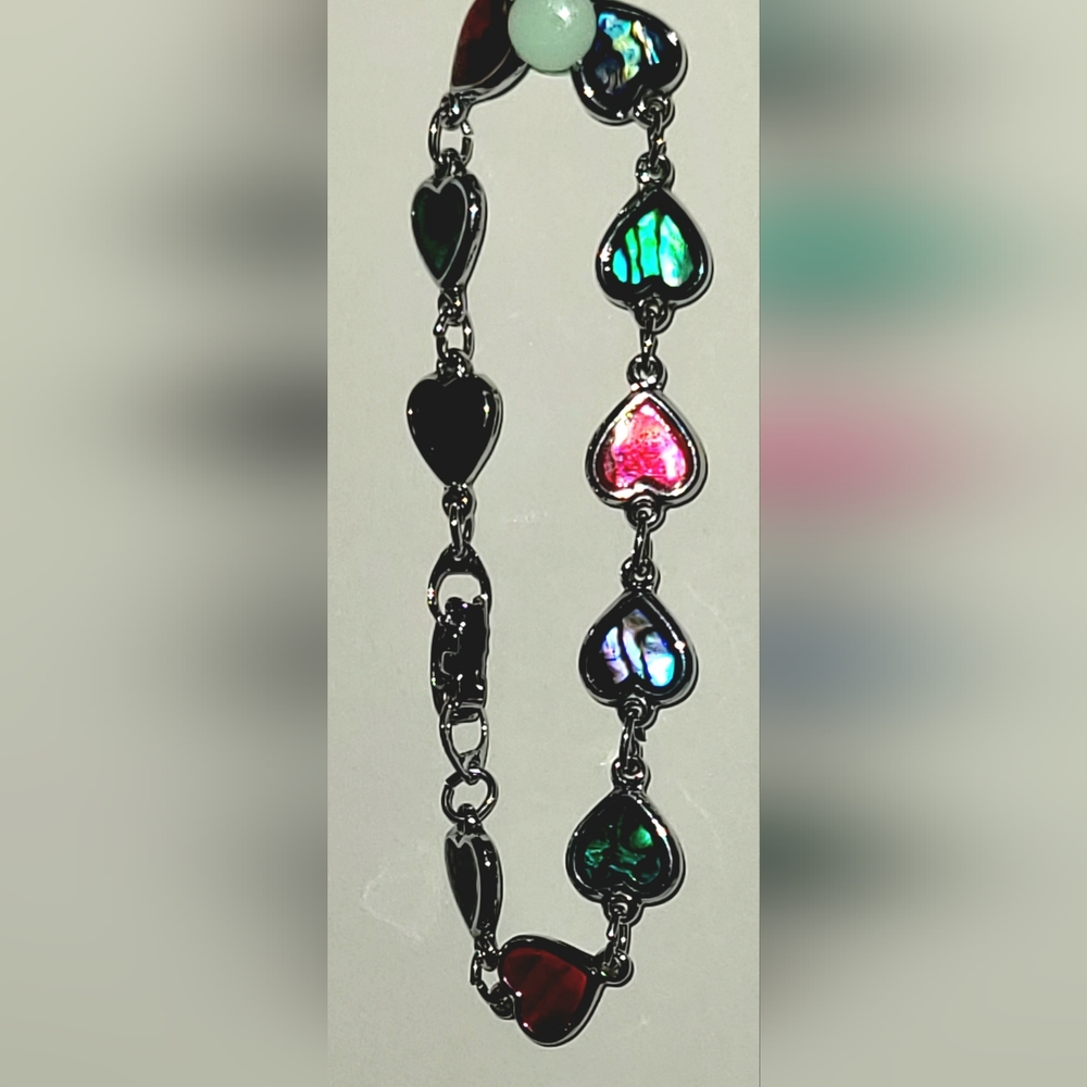Vintage Red and Green Dyed Abalone Shell Heart Silver Tone 7 Inch Bracelet